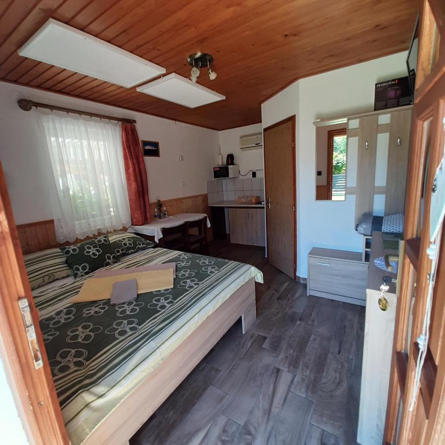 Rozsa Vendeghaz Hotel Visegrád Exterior foto
